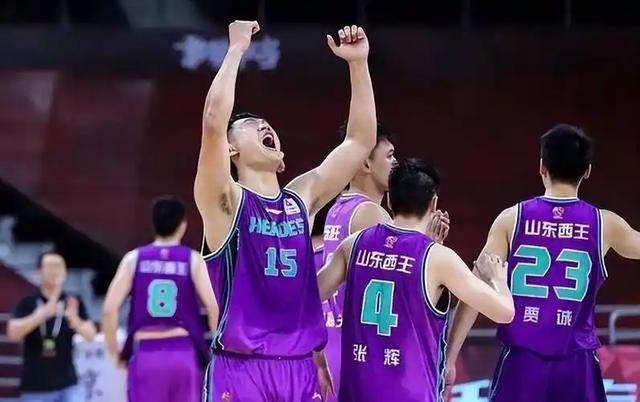 MK体育官方入口-京粤大战北京8分胜！周琦篮下统治力拉满！内线对决成胜负关键